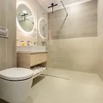 Urban Plaza Mountain View Luxury Retreat