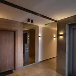 Urban Plaza Mountain View Luxury Retreat *