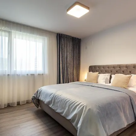 Urban Plaza Mountain View Luxury Retreat Braşov