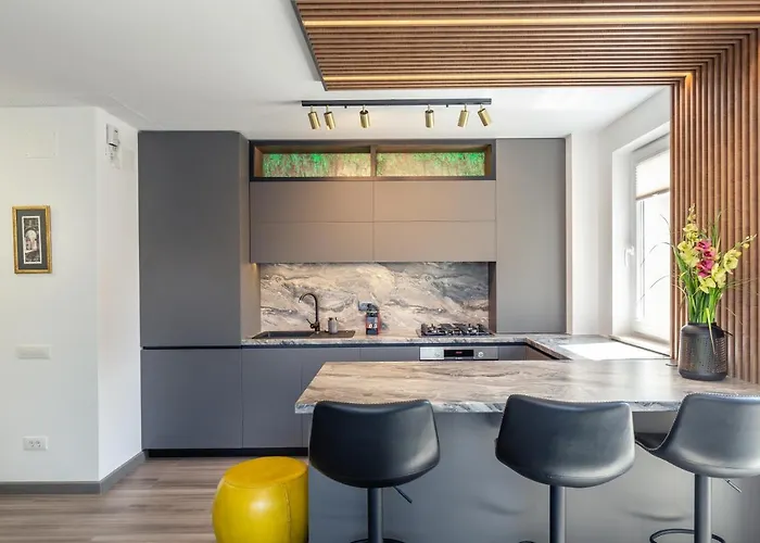 Urban Plaza Mountain View Luxury Retreat